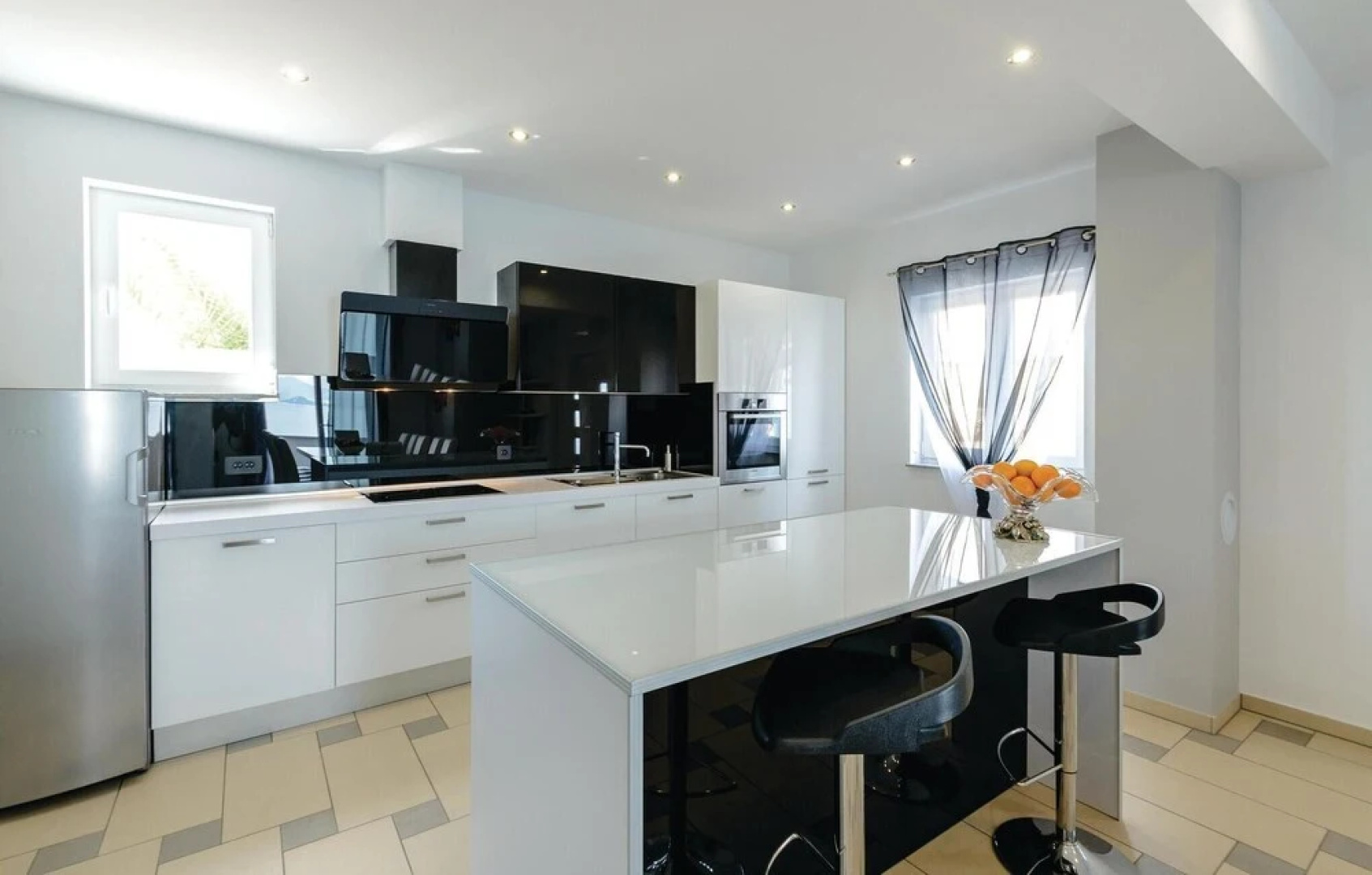 Nice Home in Sreser with Hot Tub, Sauna & WiFi