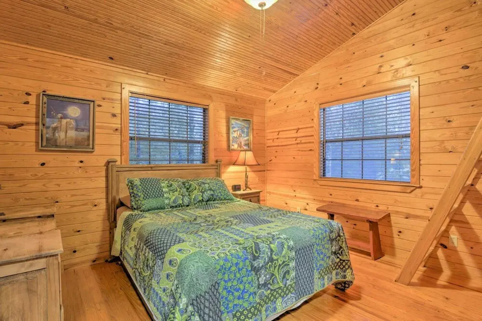 Hochatown Hideaway w/ Hot Tub, Grill & Fire Pit!