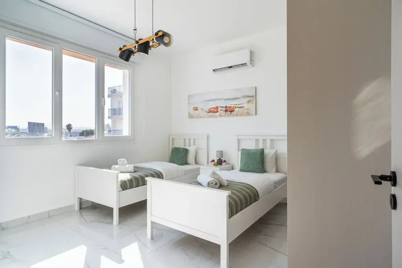 Doria 2-Bedroom Apartment & Balcony in Larnaca