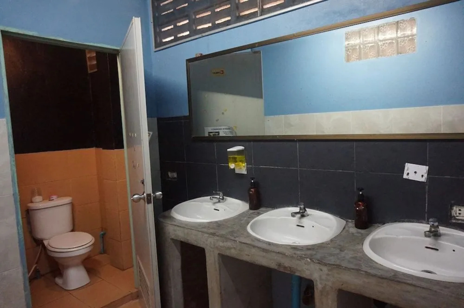 Koh Tao Backpackers Hostel