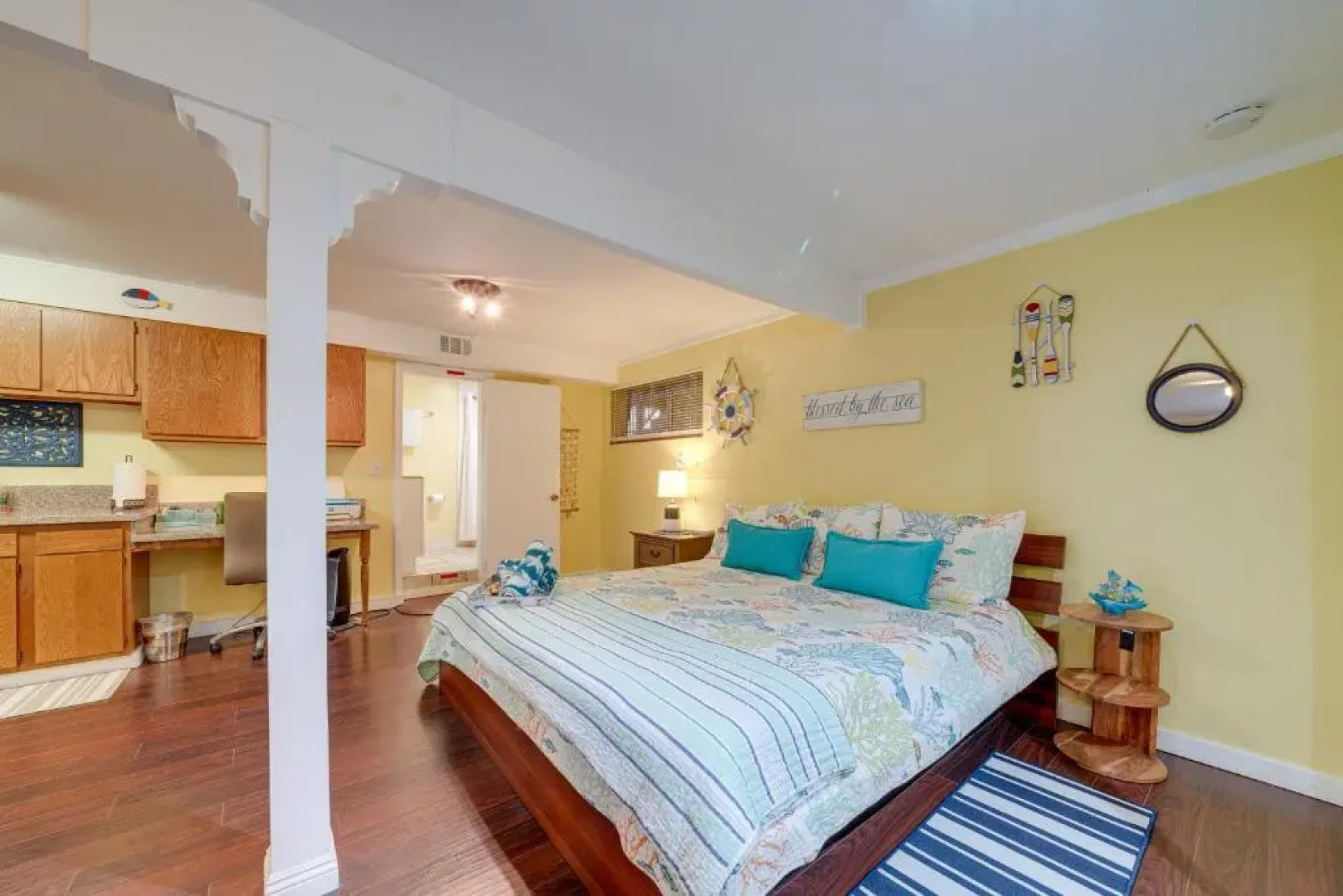 Santa Barbara Cozy Studio with Private Patio