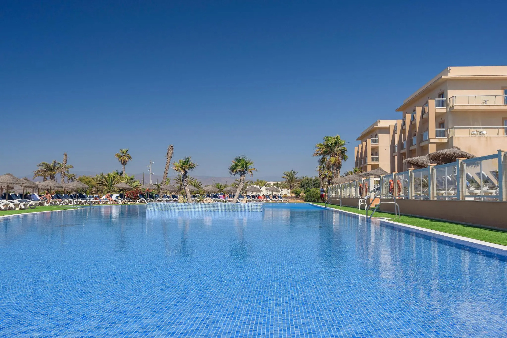 Отель Cabogata Beach