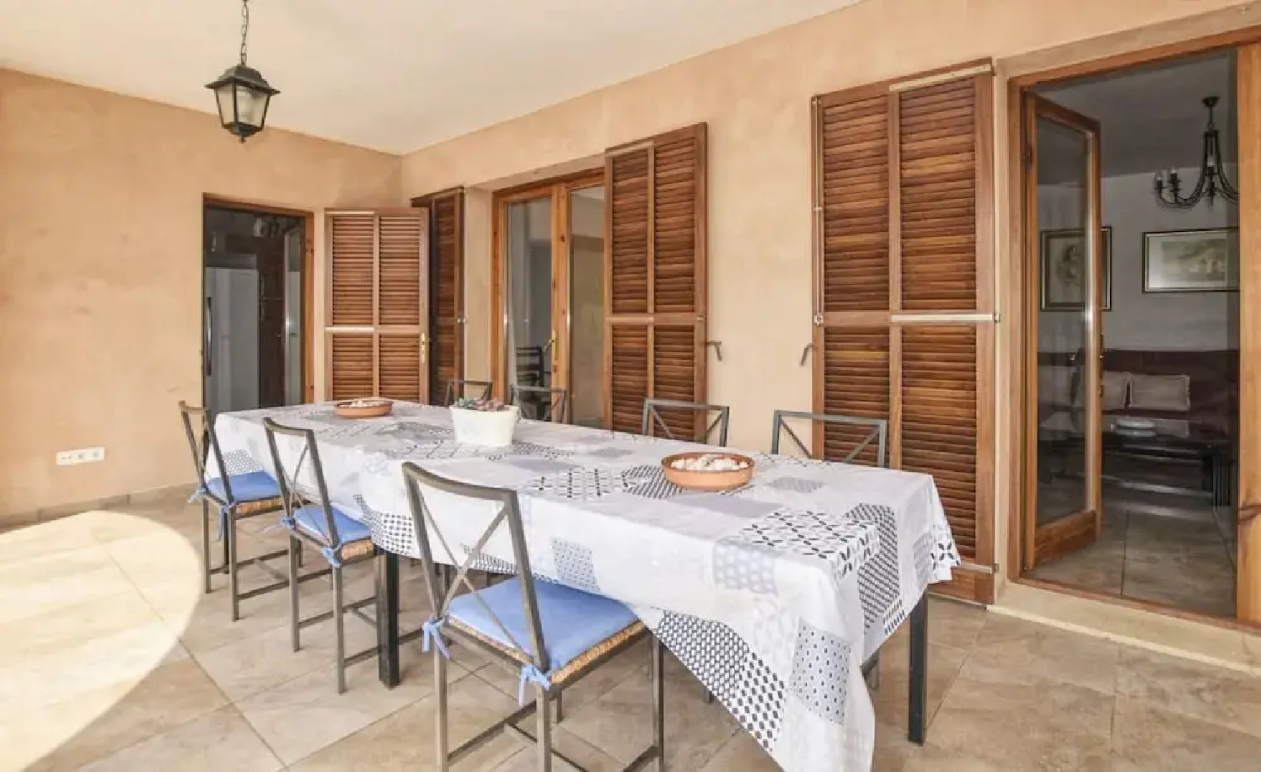 Country House in Spain With Pool & Mountain Views