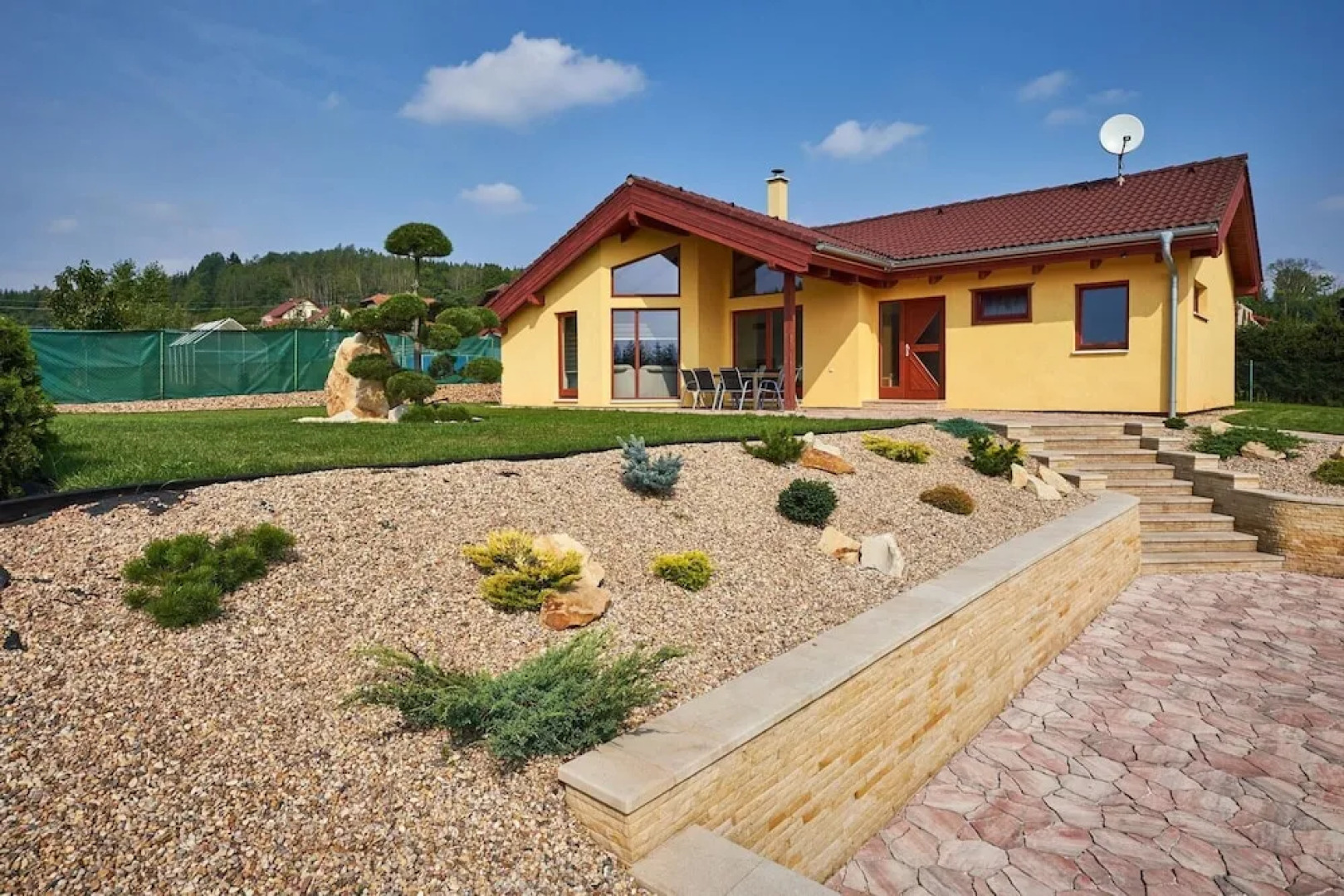 Cerna Kcg350 in Cermn