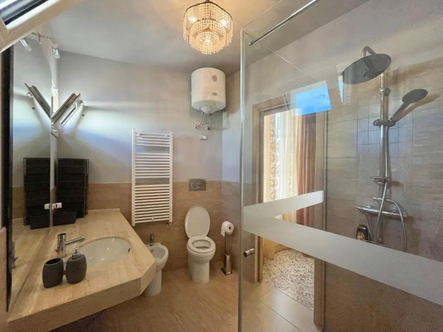 Palazzo de Carlo e il parco dei 7 pozzi