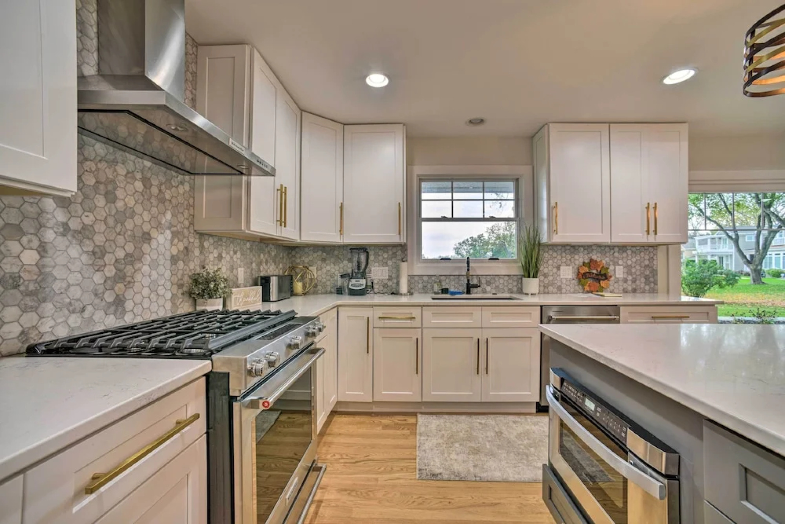 Fenton Home w/ Patio & All Sports Lake Access