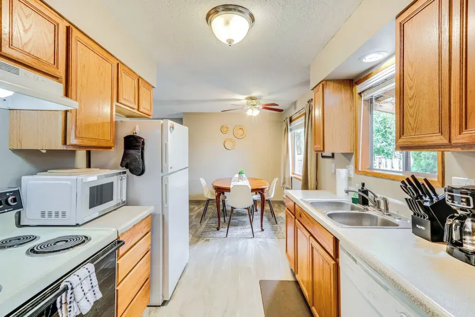 Pet-friendly Gem w/ Ping-pong Table in Oregon!