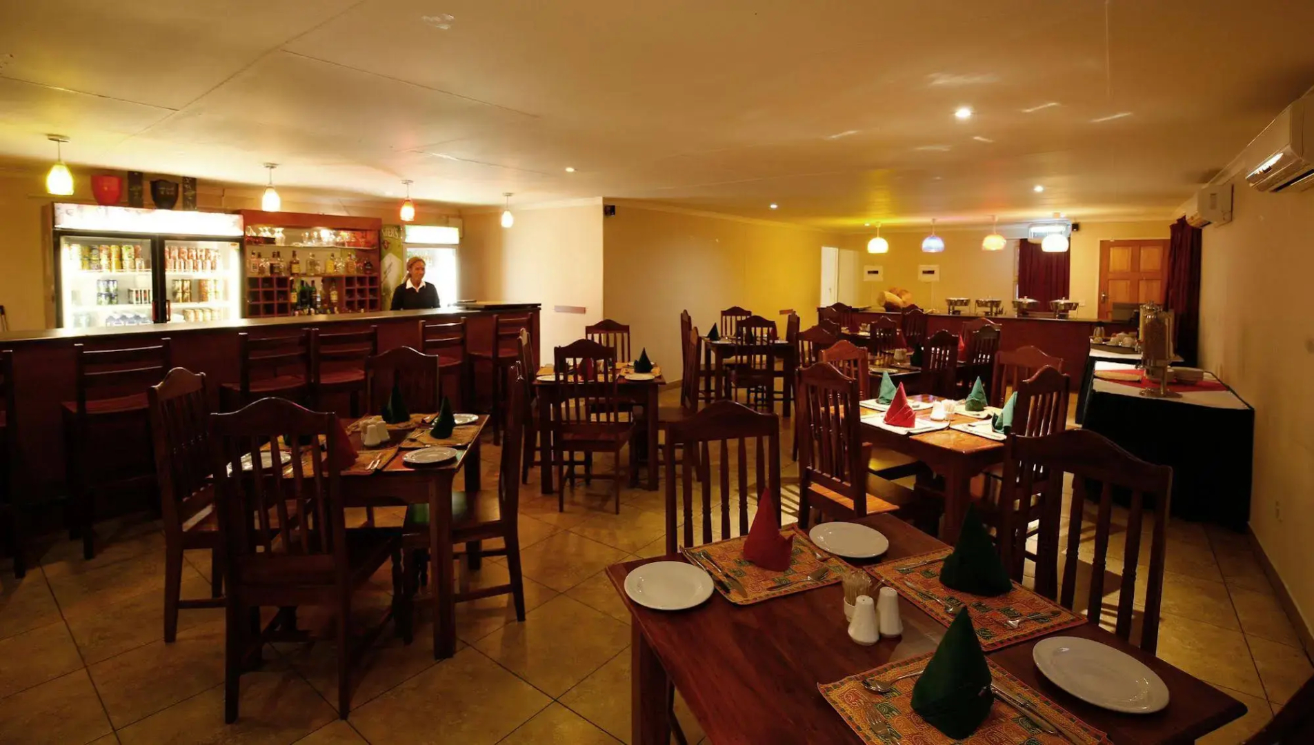 Mokoro Lodge