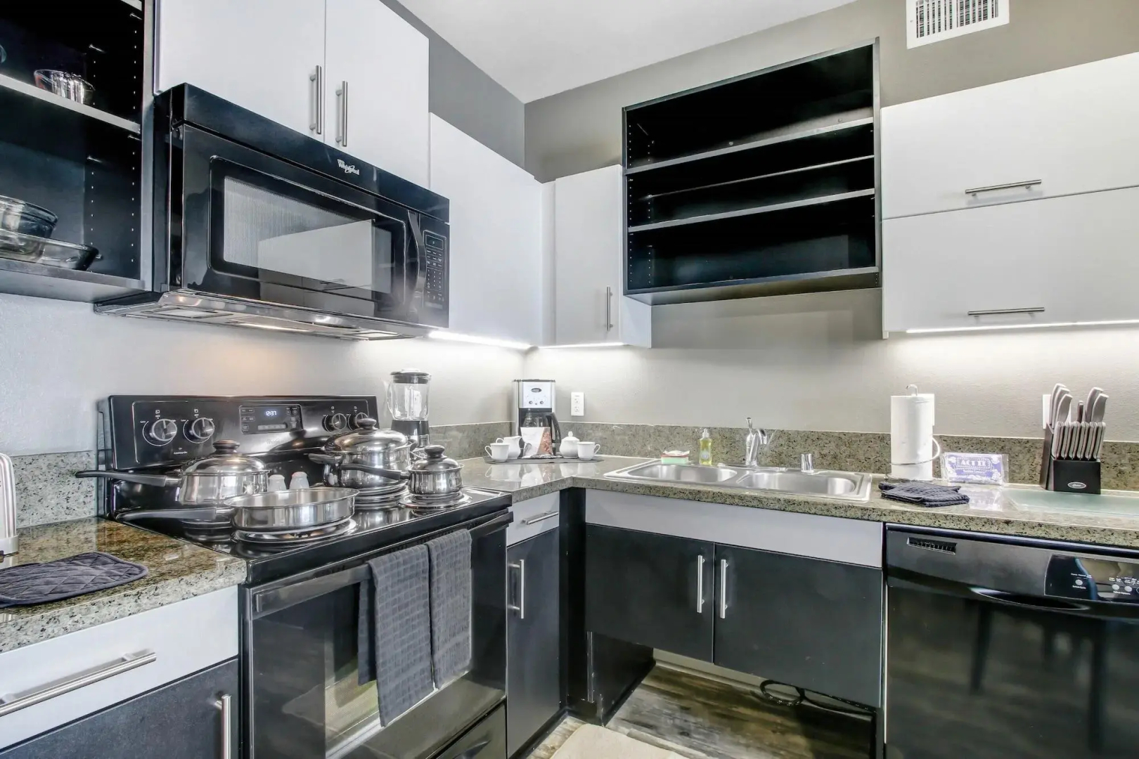 Global Luxury Suites at Marina Del Rey