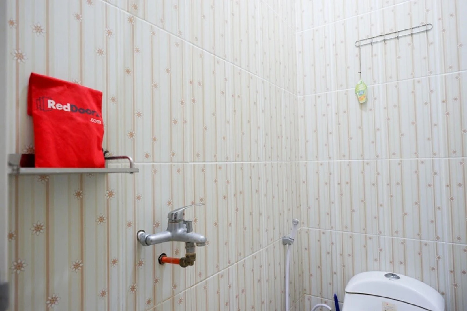 RedDoorz Syariah near Stasiun Pekalongan