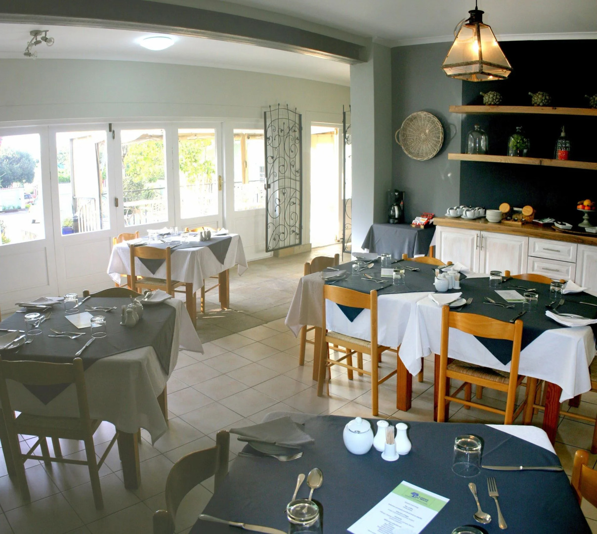 Lodge on Main Guest House and Conference Centre