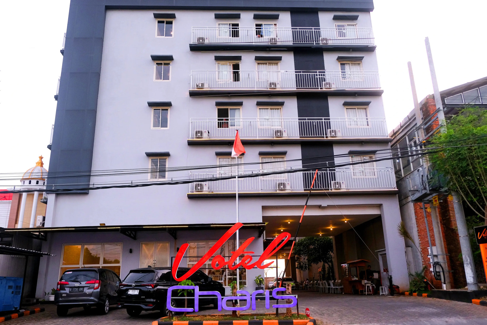 De La Charis Hotel by Waringin Hospitality