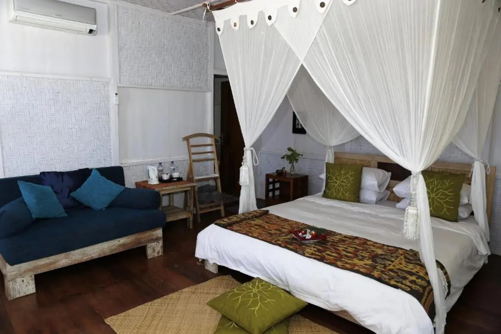 Cemara Beachfront Suite