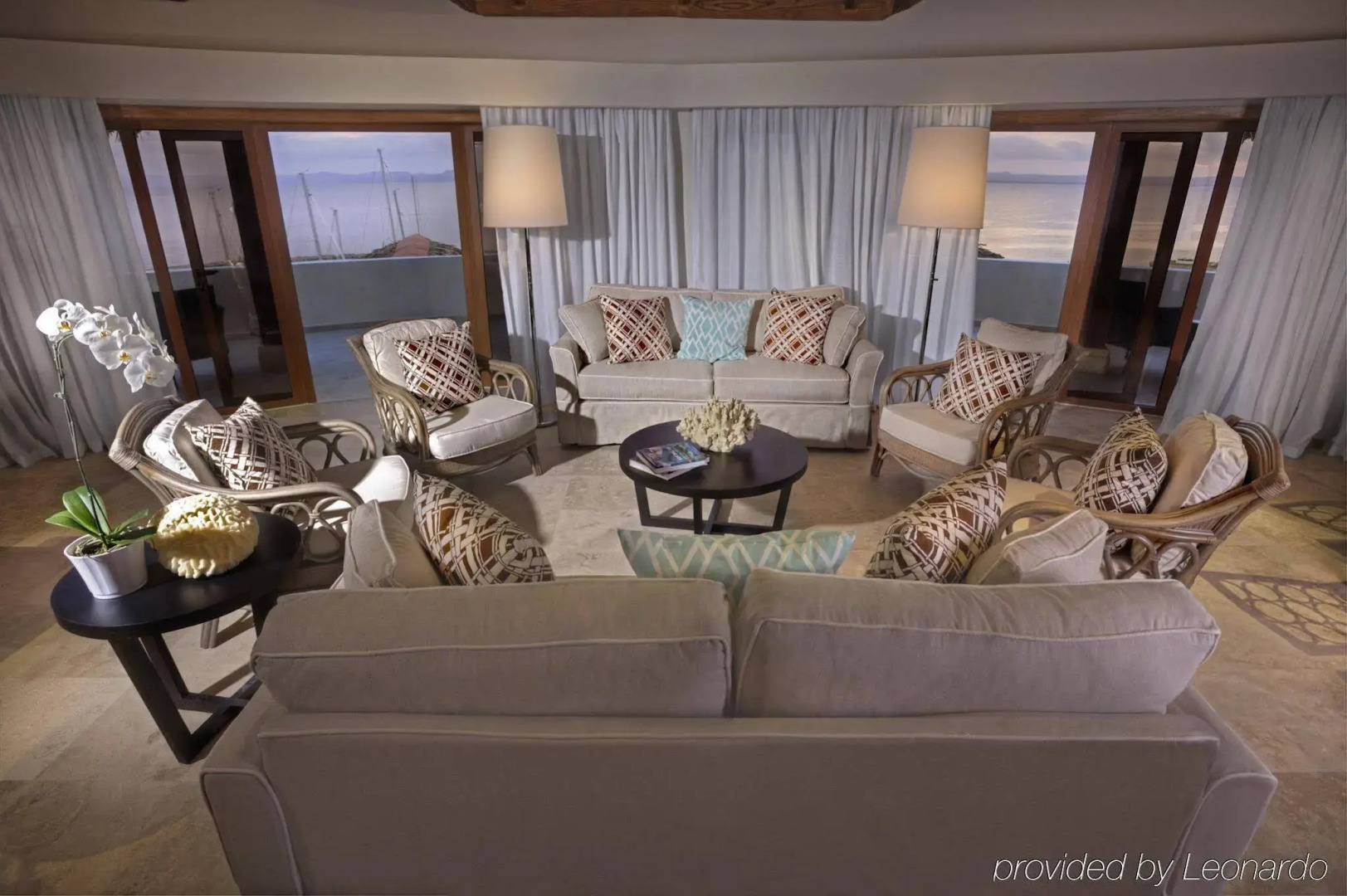 The Bannister Hotel & Yacht Club