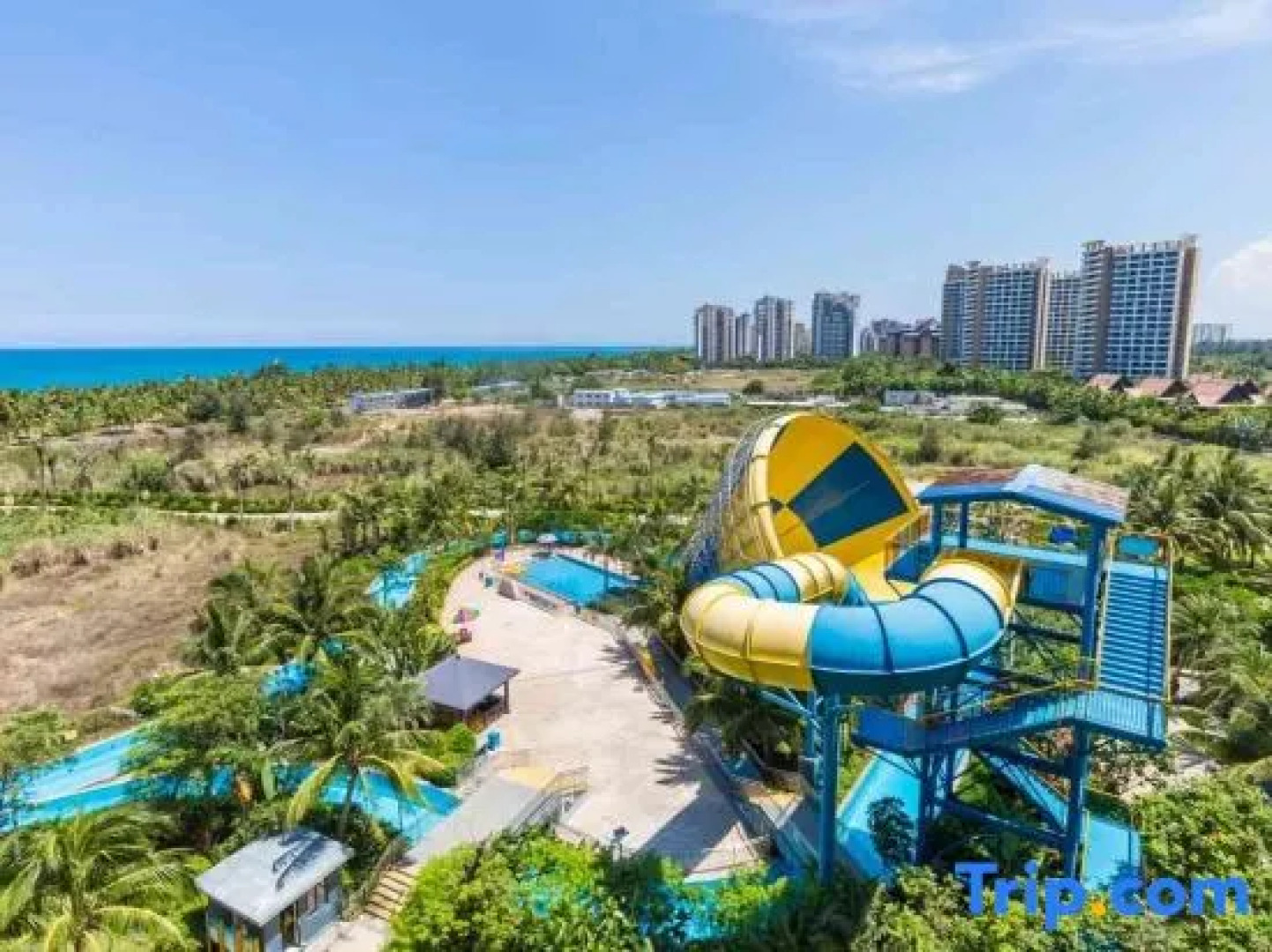 QionghaiBoAoYaZhouWanJiuzhouyang and Scene of Sea Holiday Mansion