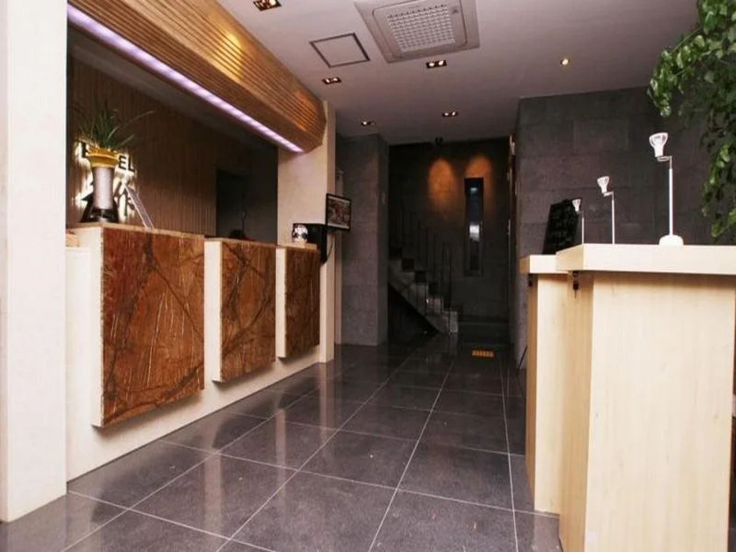 Hotel Myeongjak, Suwon