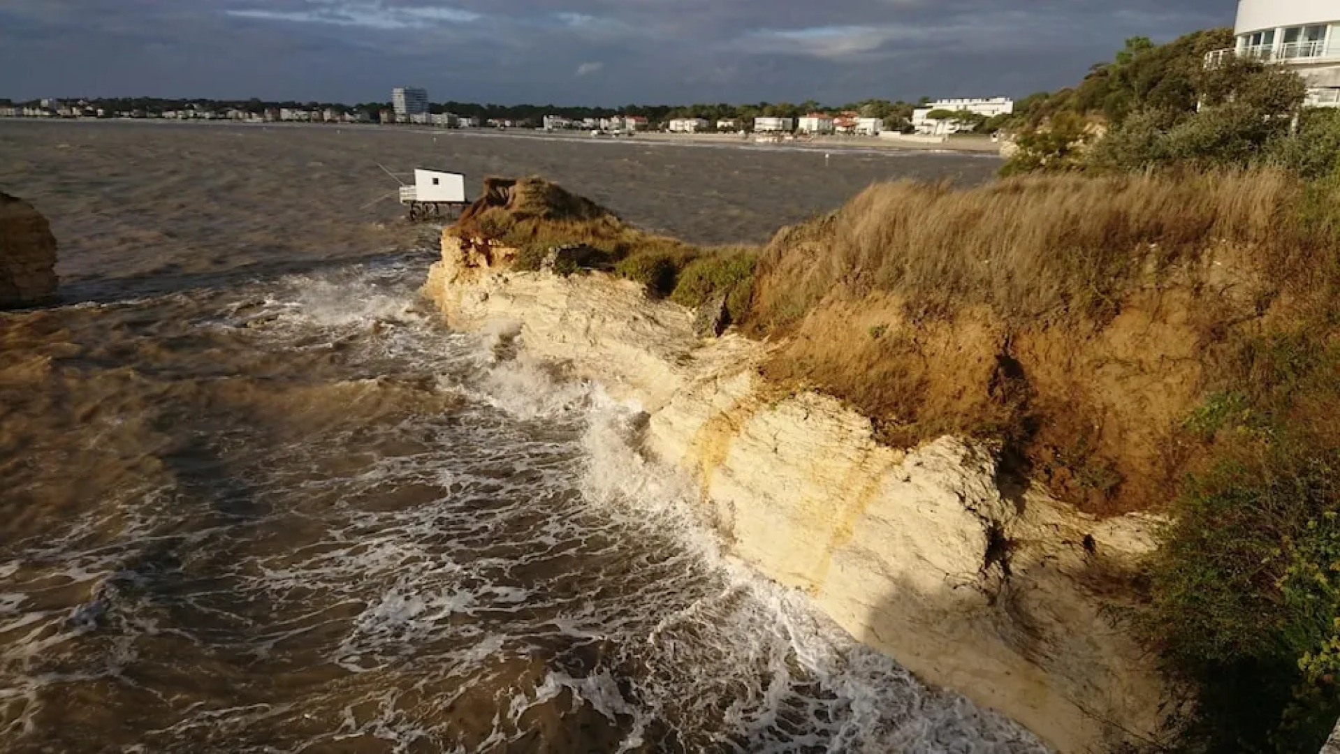 Apartment With 2 Bedrooms in Saint-georges-de-didonne, With Wonderful sea View, Furnished Garden and Wifi - 100 m From the Beach