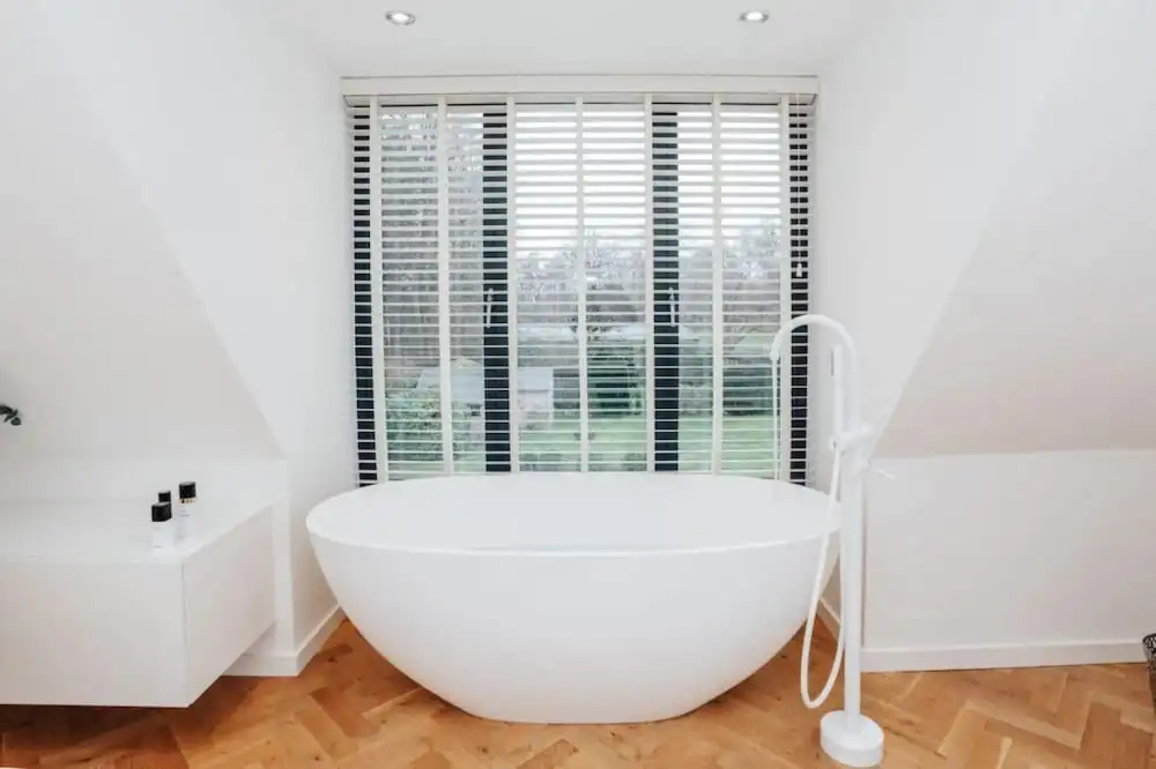 Wisteria House - Sleeps 11