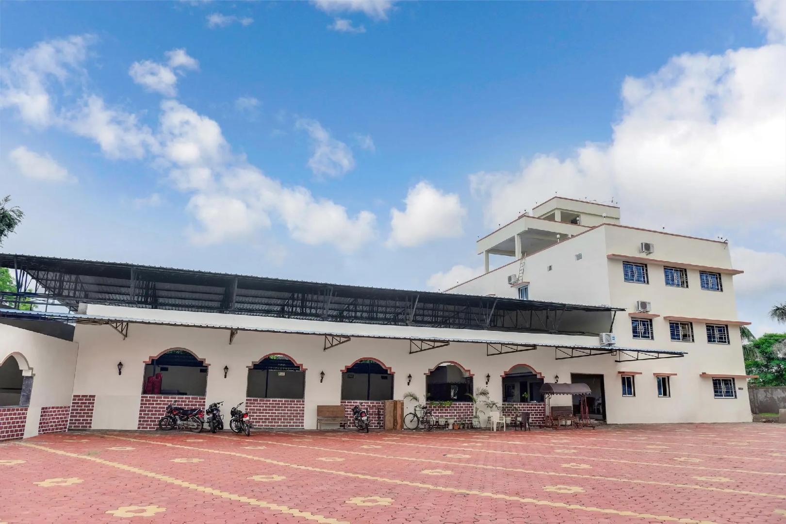 Capital O 48715 Kuber Vatika