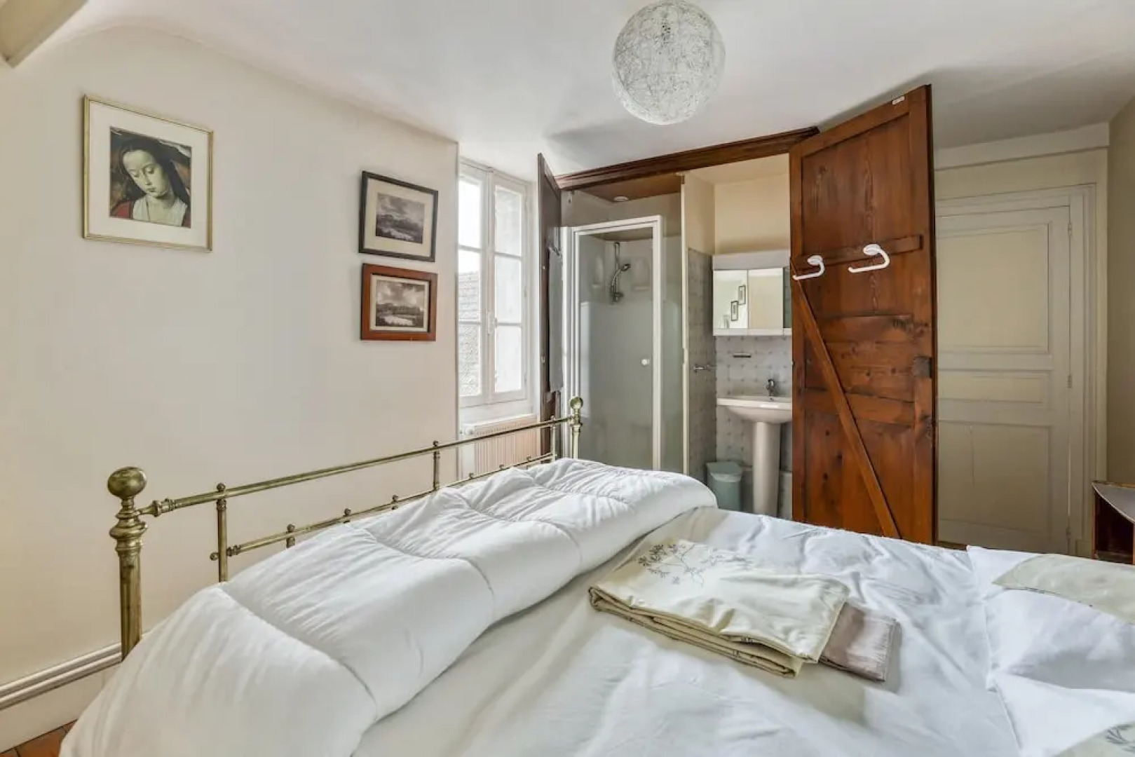 Villa With 4 Bedrooms in Lucenay-lès-aix, With Private Pool, Enclosed