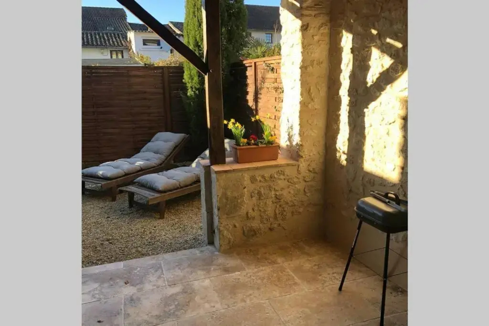 Beautiful Eymet Bastide House And Courtyard Garden