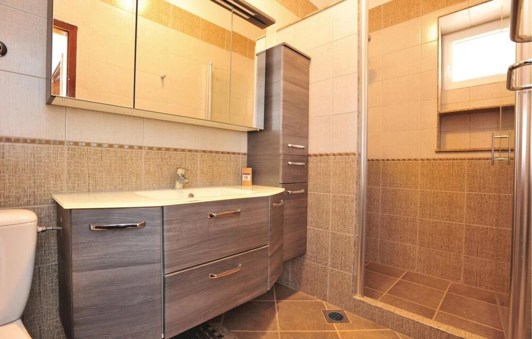 Awesome Home in Kastel Luksic With Sauna, Wifi and 6 Bedrooms