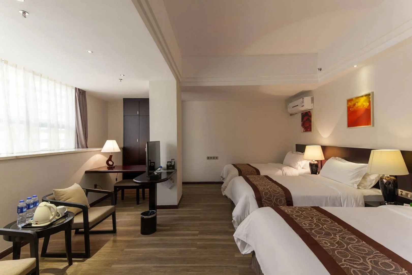 Zhuhai Aqueen Hotel