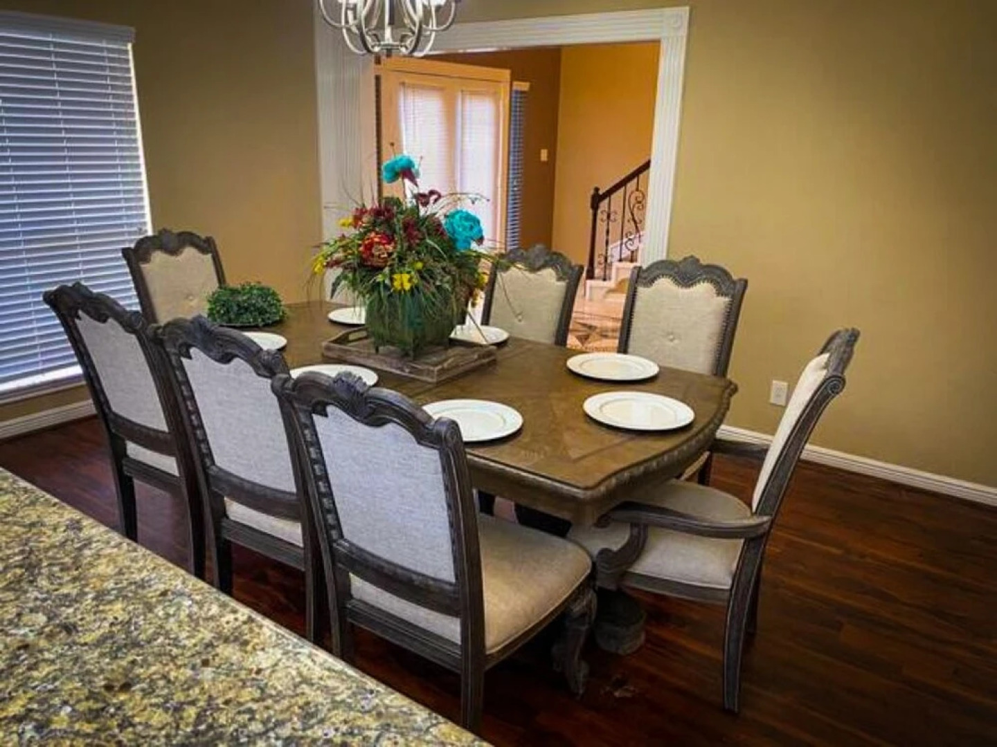 4Bdrm 3.5Bath 8Beds - Pool House