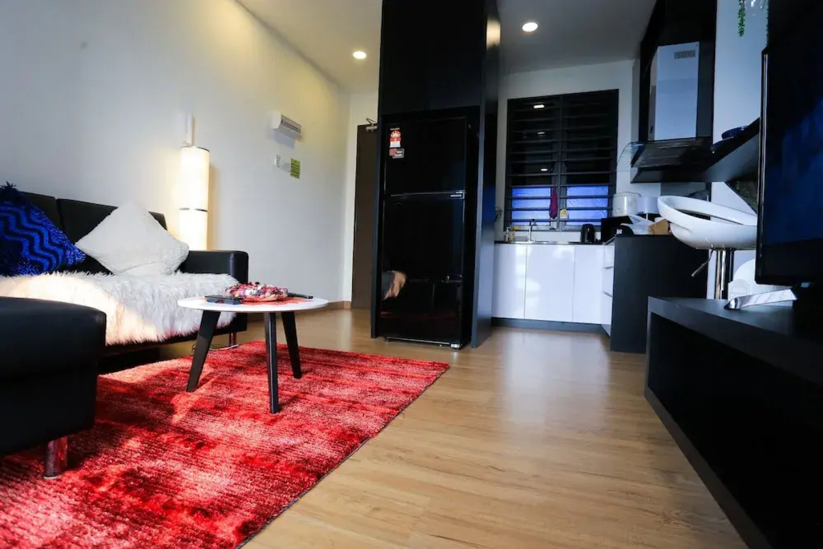 MLH Deluxe Studio Suites @ Landmark Residence