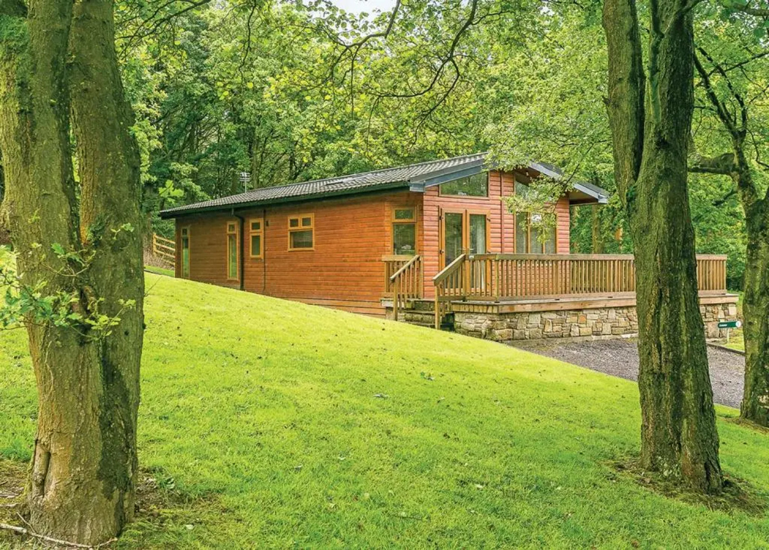 Charlesworth Lodges