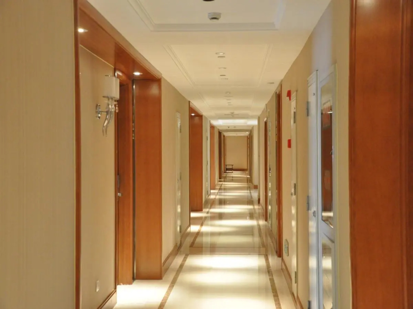 Suzhou Puyu Zhongrun Apartment Hotel