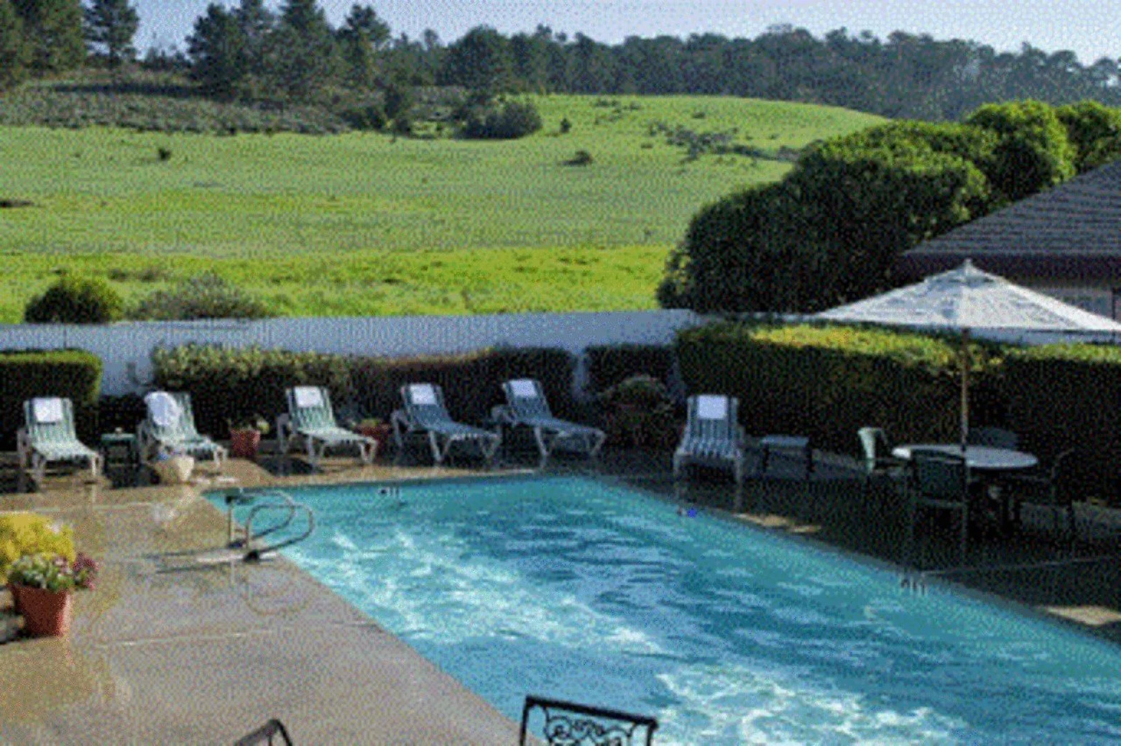 Fireside Inn on Moonstone Beach