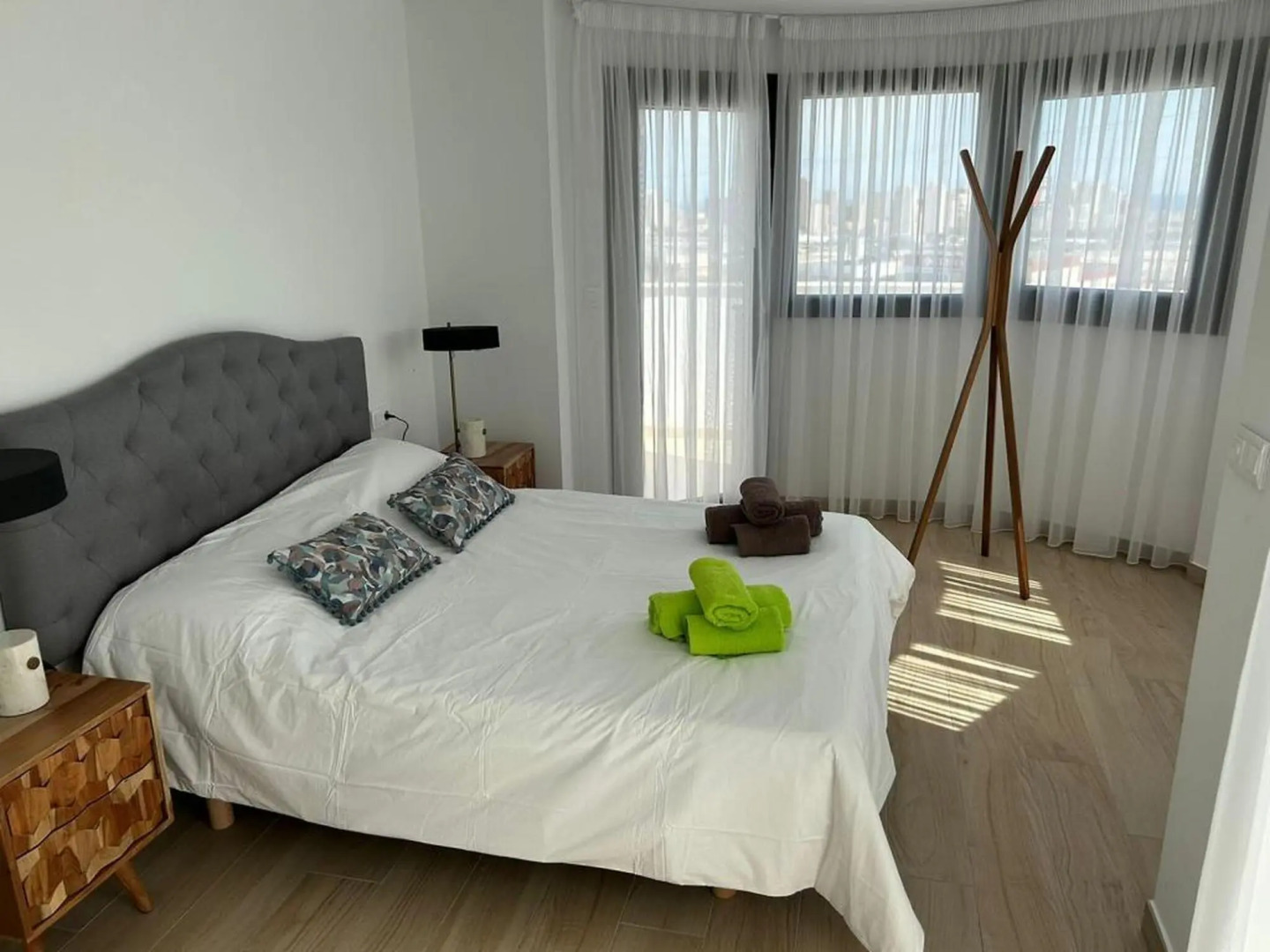 Modern holiday home in Finestrat with sea views