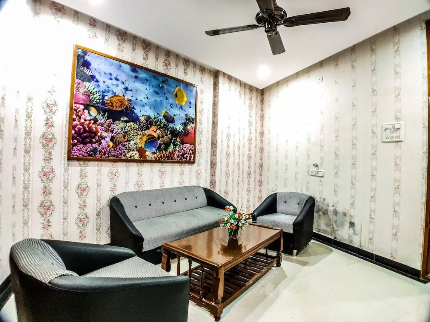 Hotel Landmark Residency