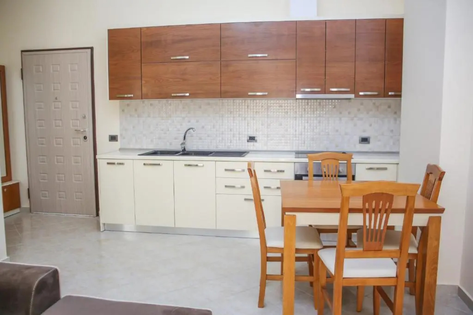 Luxury Apartments Golem