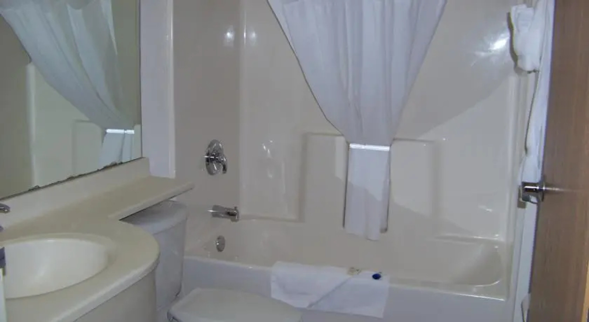 Microtel Inn & Suites Raton