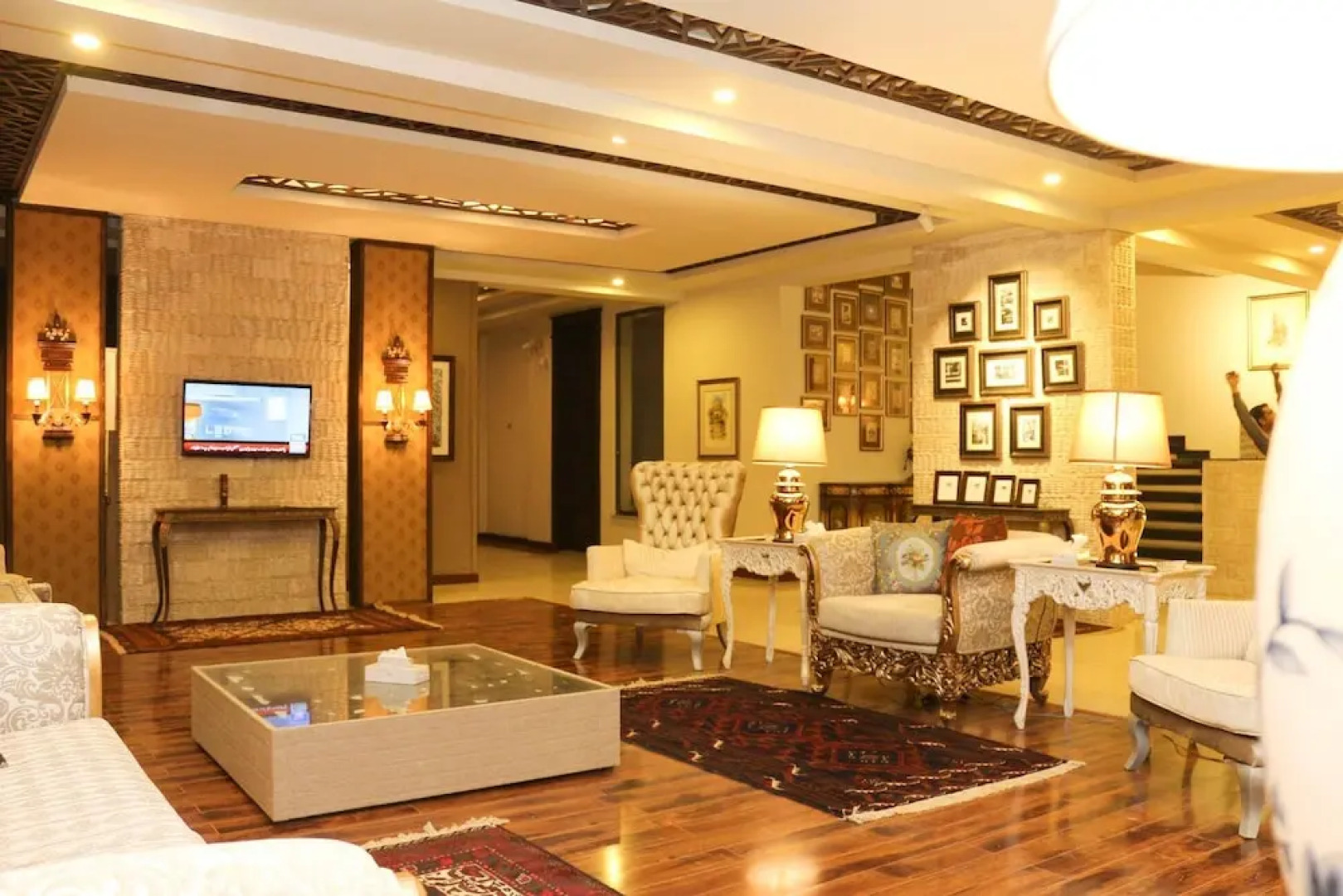 Shelton's Rezidor Swat