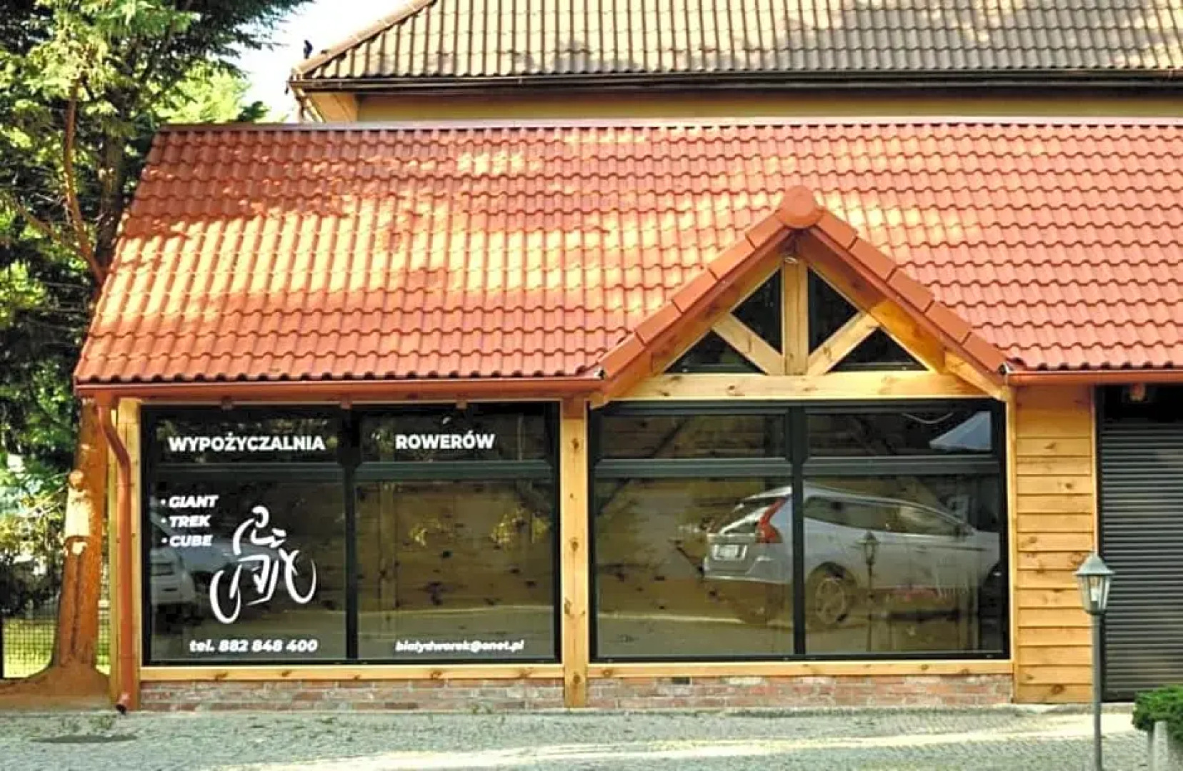 Dom Goscinny Bialy Dworek