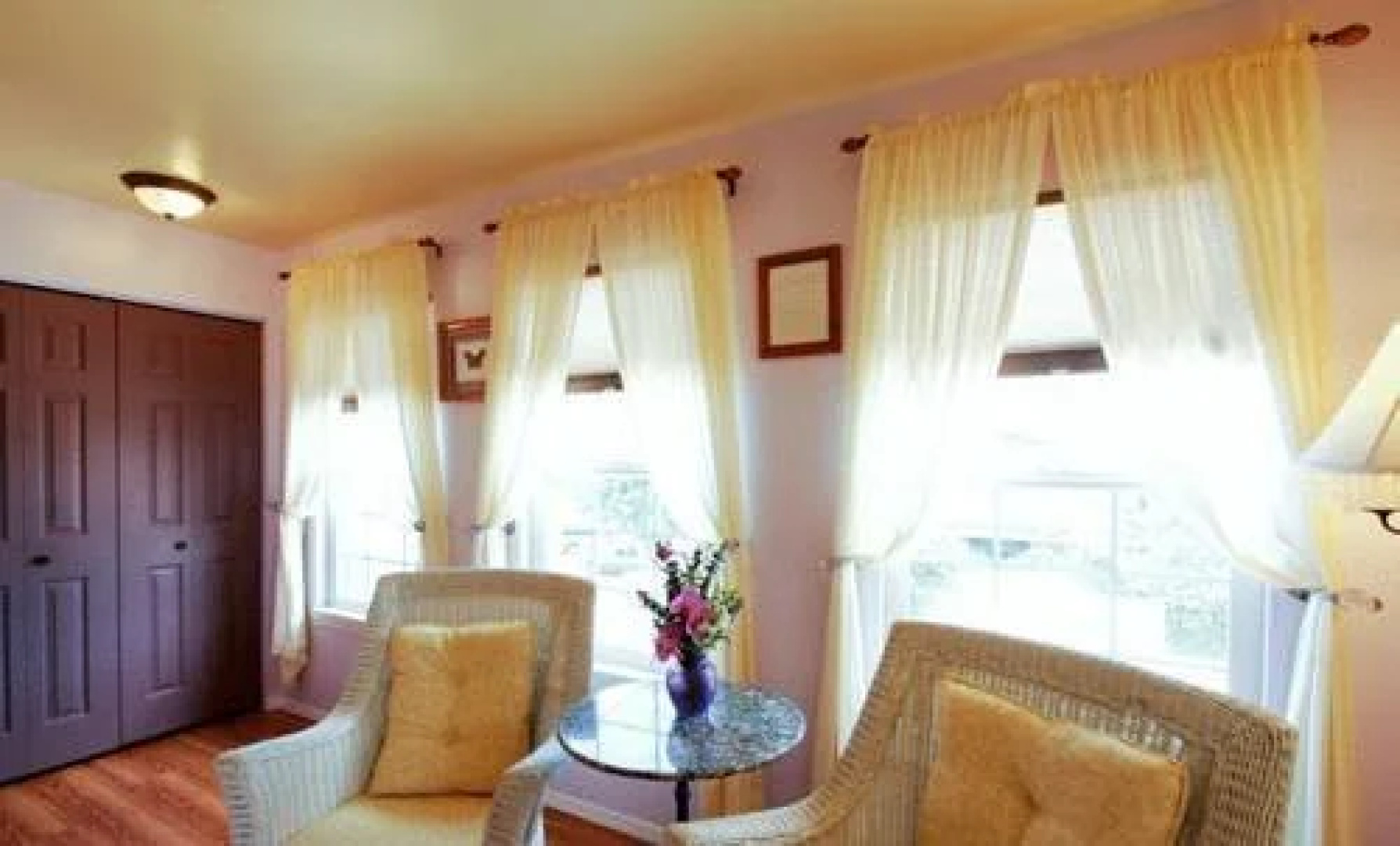 Pennys Place Inn Paradise