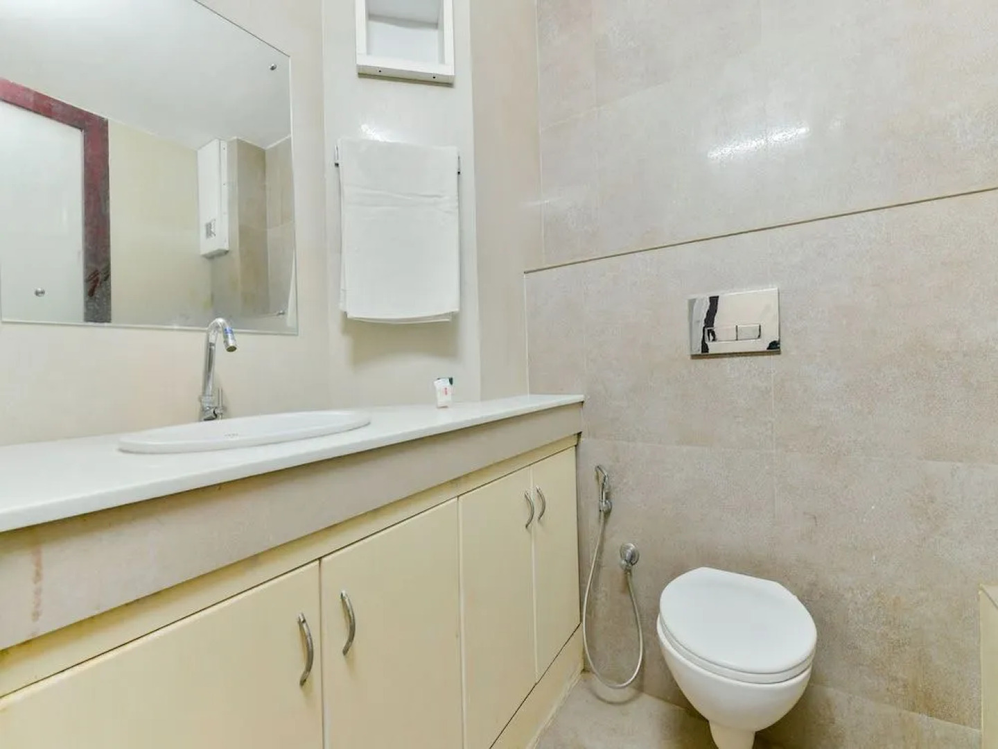 16663 Plaza Suites Hotel