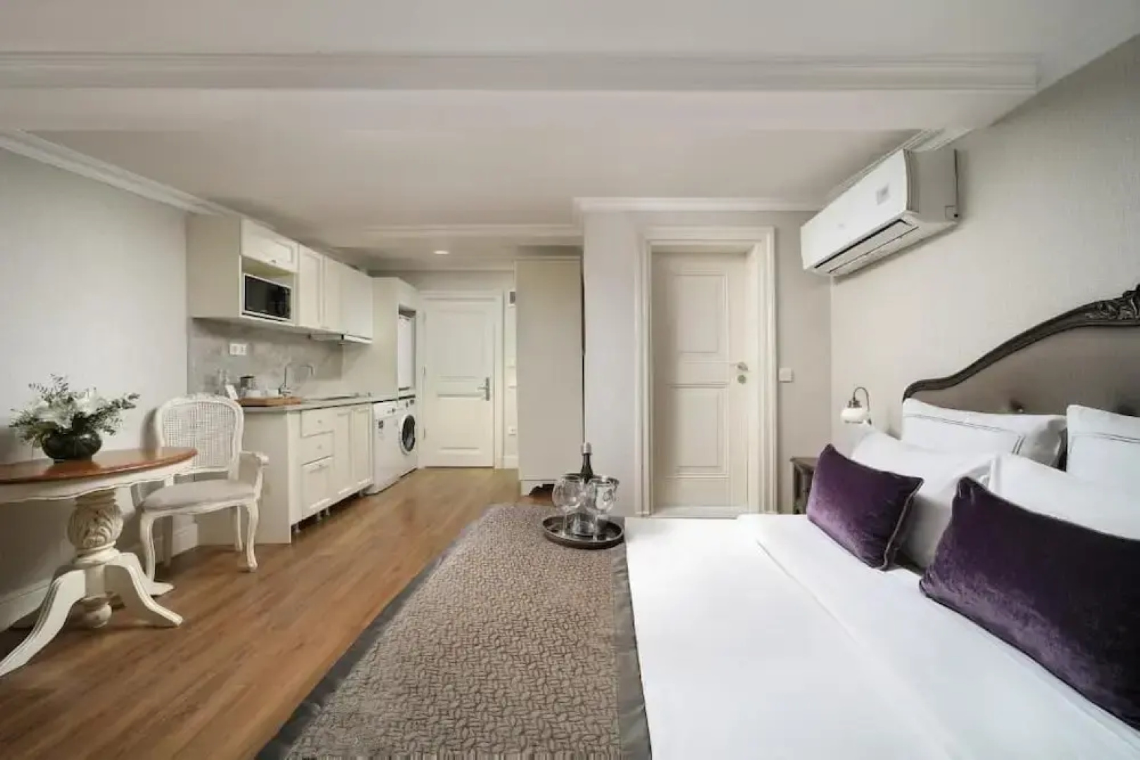 Meroddi La Porta Hotel