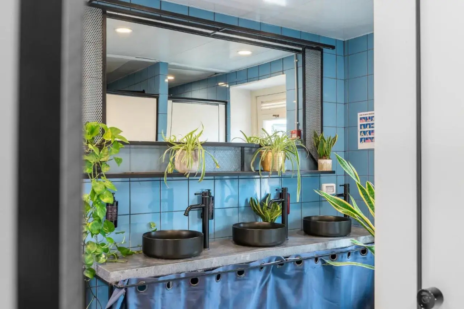 THE GUTMAN TLV - Neve Tzedek