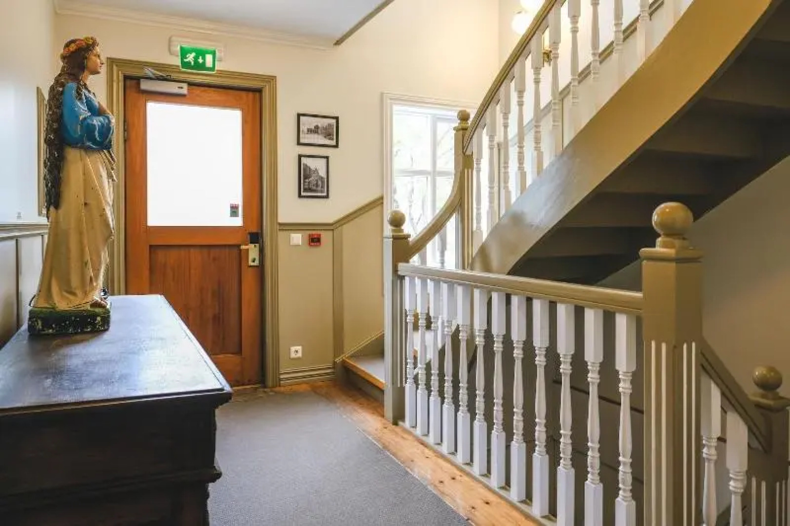 Bankinn - Hotel by Aldan