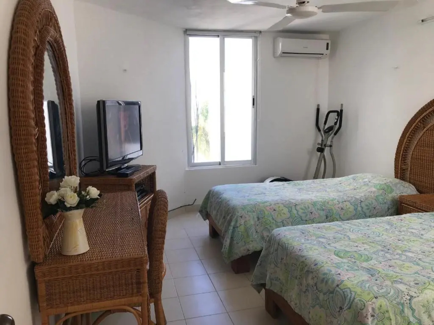 Carretera progreso a huaymitum, entrada Royal beach ll , km 12.2 Apartamento 2-4