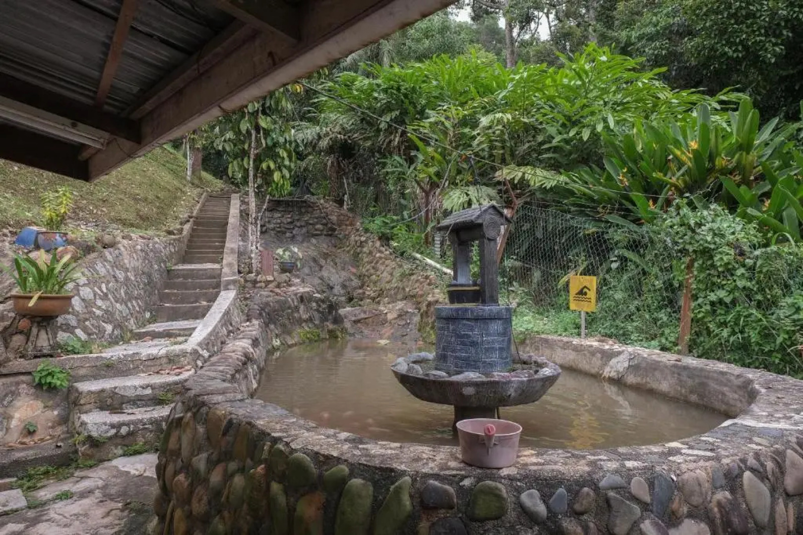 Oyo 89928 Acf Guest House