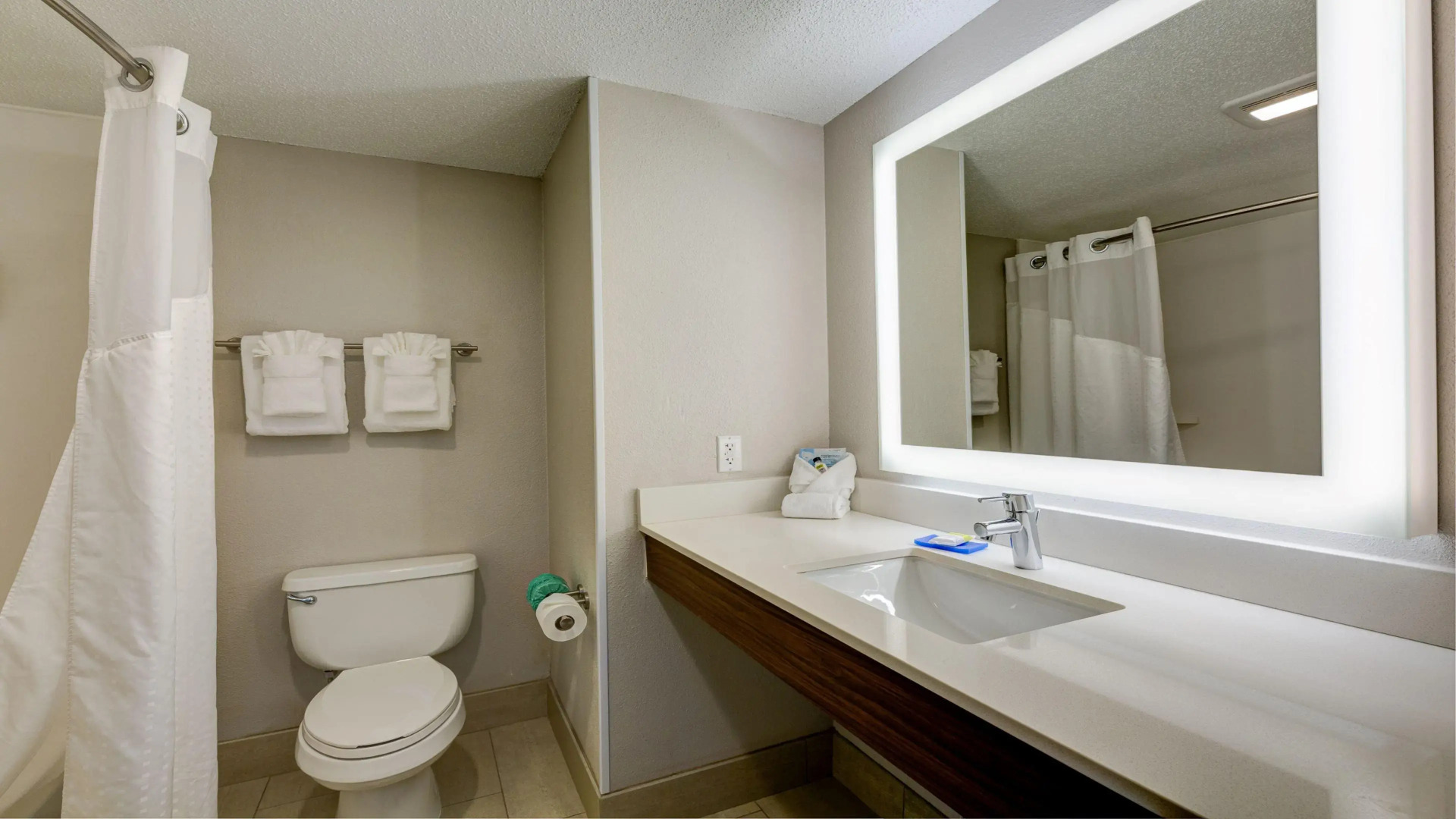 Holiday Inn Express Hotel & Suites Ashtabula-Geneva by IHG