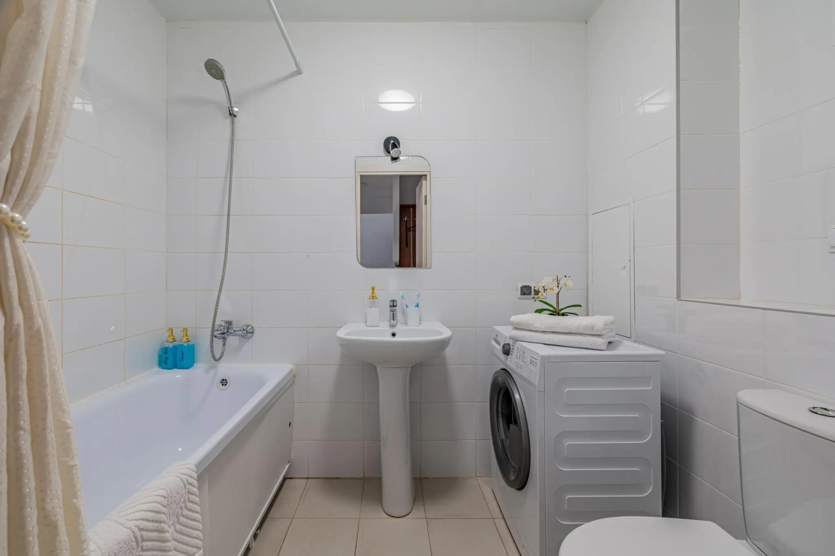 Хорошего дня на проспекте Космонавтов 11В