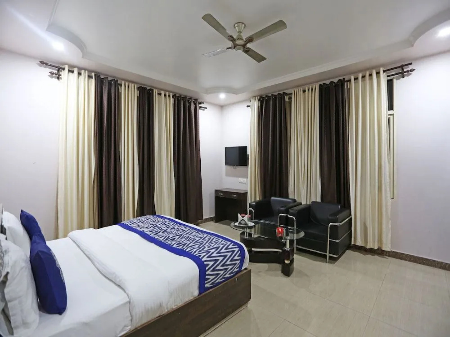 OYO 4635 Sheetal Hotel