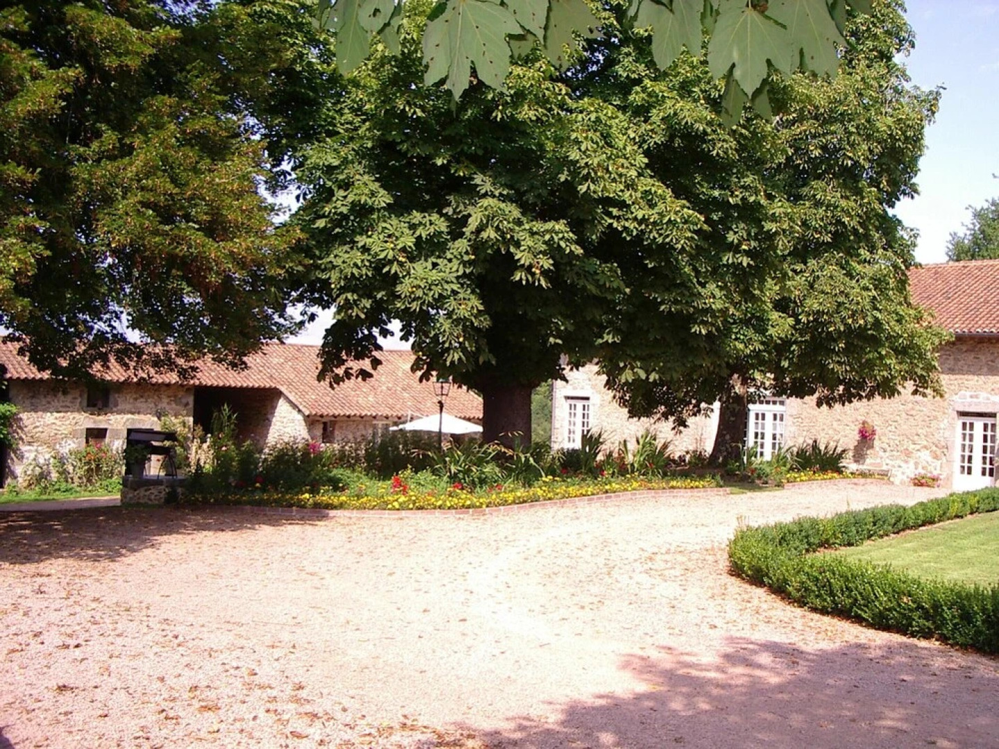 House With 3 Bedrooms in Abjat-sur-bandiat, With Shared Pool, Furnished Garden and Wifi