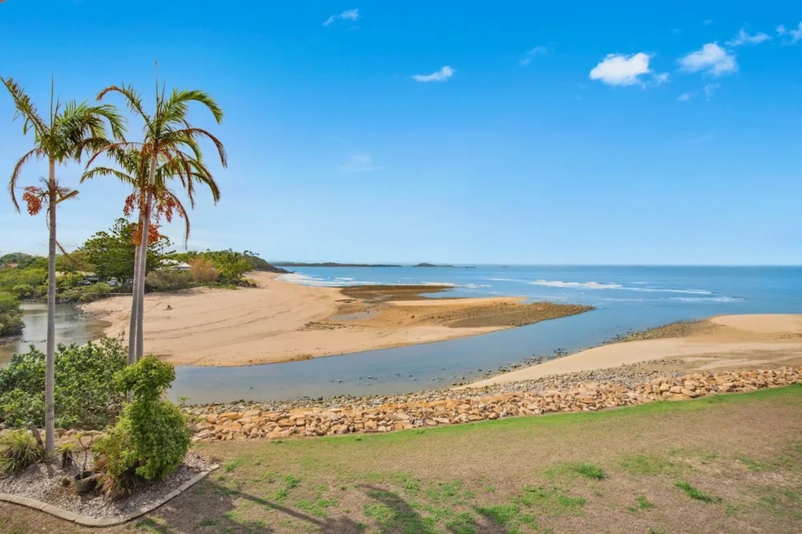 Luxury Beach Unit Dolphin Heads
